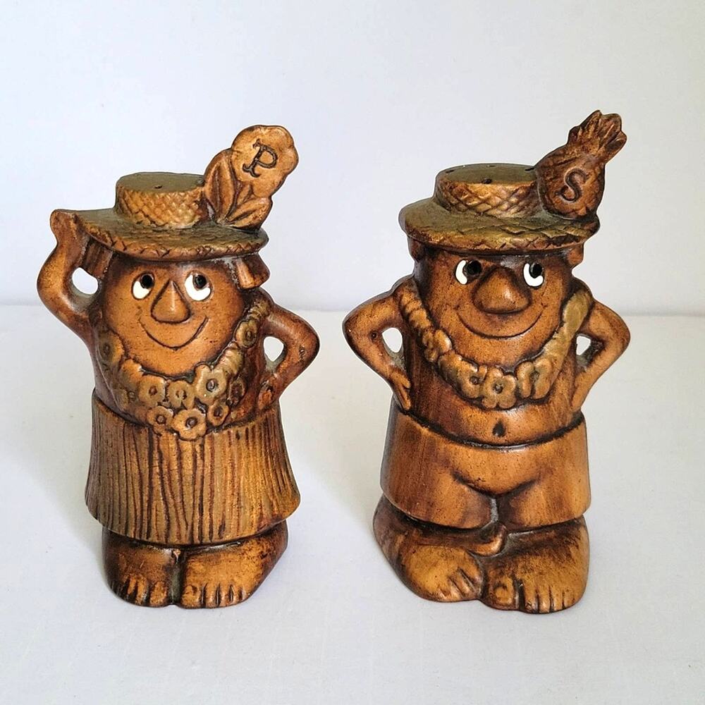 Vintage Treasure Craft Salt Pepper Shakers 60s Hawaiian Tourist Couple Ceramic